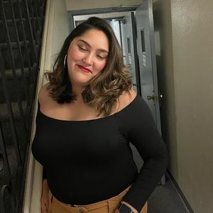 Meet your Posher, Delia